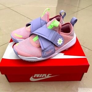 Nike girl sneakers brand new never worn